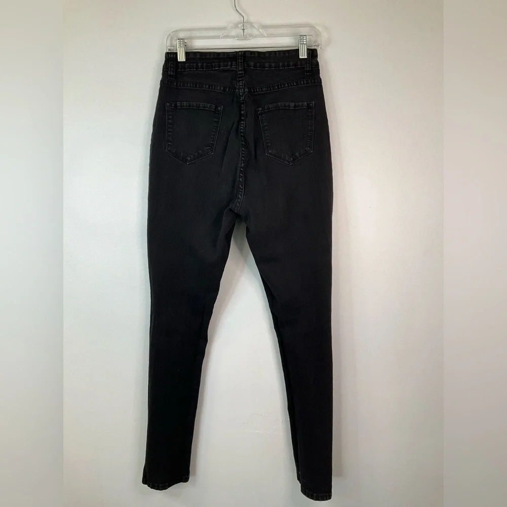Fashion Nova Women/Junior Black Hole in both Knees Skinny Denim Jeans, sz 13/14